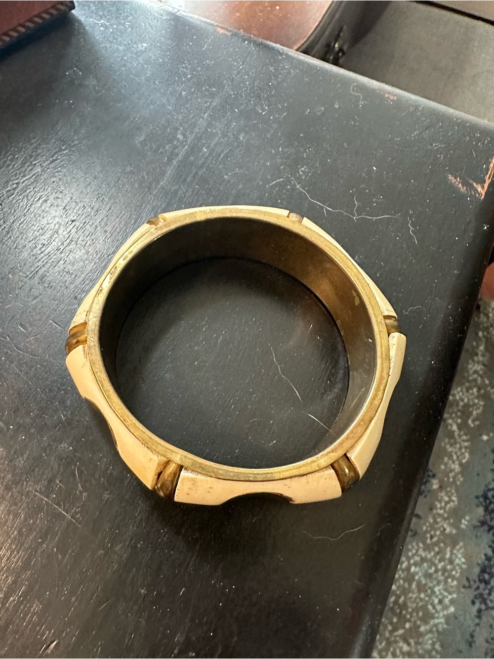 Premier Designs Cream and Gold Chunky Bangle Bracelet - Picture 2 of 3